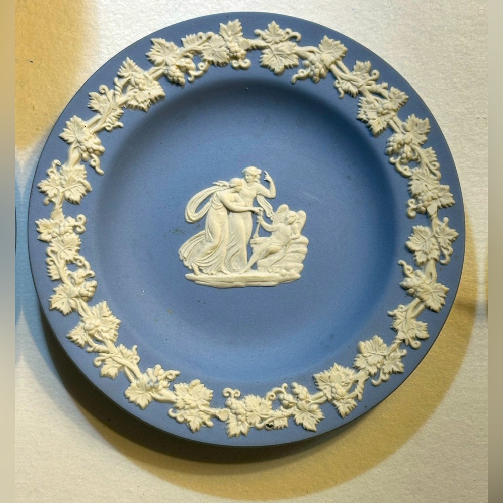 Wedgwood 4 inch plate